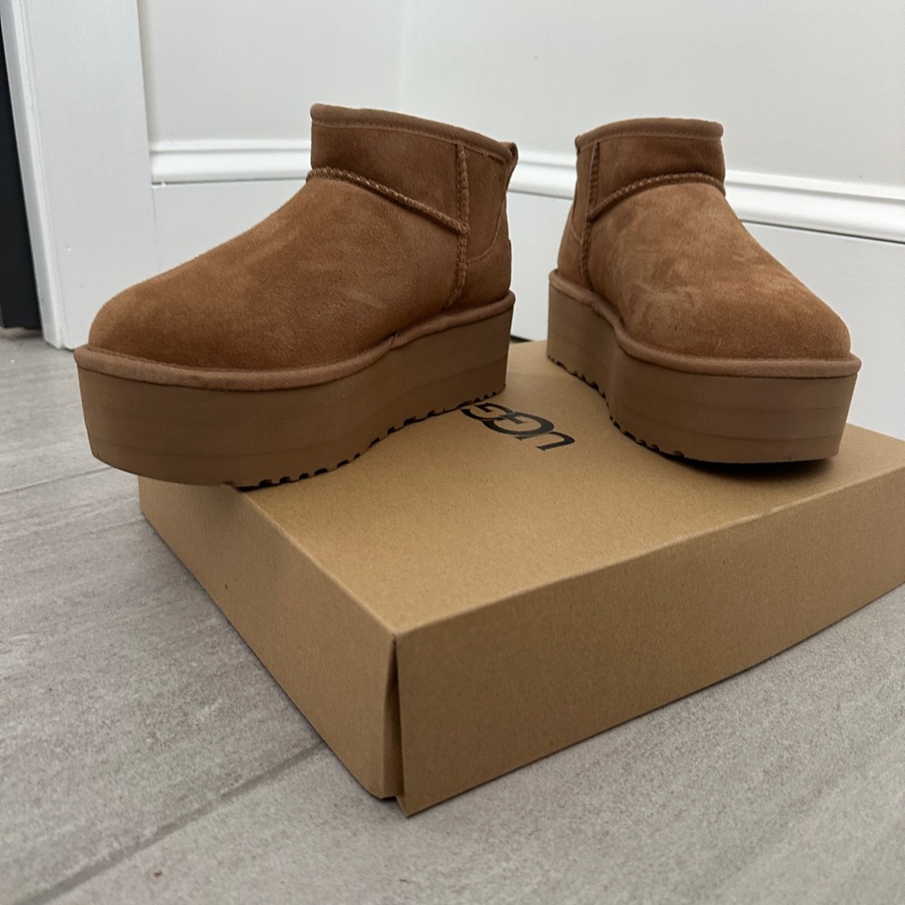 UGG Classic Ultra Mini Platform NEW In box USA 7 - Picture 4 of 8